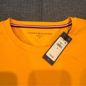 NWT Tommy Hilfiger Men's Vibrant Yellow Tee Size M
